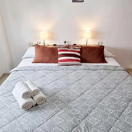 Πανσιόν Almar Wego! -habitaciones Privadas Con Bano Compartido Frente Al Mar - Private In Shared *
