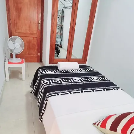 Almar Wego Alcala! Tenerife South- Private Rooms In Shared Apartment- Habitaciones Privadas Con Banos Compartido Alcalá la Real