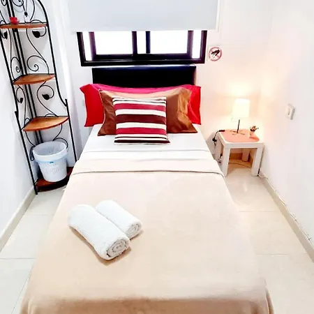 ゲストハウス Almar Wego Alcala! Tenerife South- Private Rooms In Shared Apartment- Habitaciones Privadas Con Banos Compartido