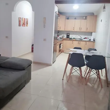 Almar Wego Alcala! Tenerife South- Private Rooms In Shared Apartment- Habitaciones Privadas Con Banos Compartido