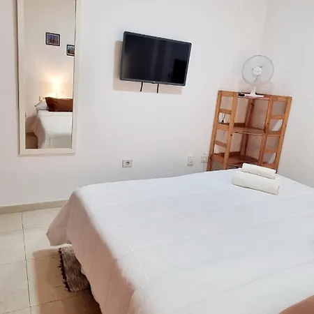 Almar Wego Alcala! Tenerife South- Private Rooms In Shared Apartment- Habitaciones Privadas Con Banos Compartido ゲストハウス *