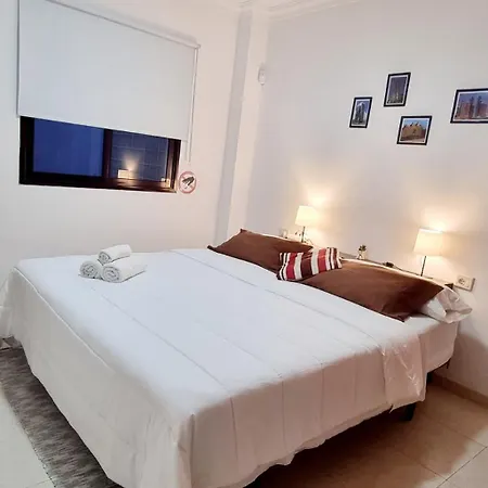 ゲストハウス Almar Wego Alcala! Tenerife South- Private Rooms In Shared Apartment- Habitaciones Privadas Con Banos Compartido Alcalá la Real